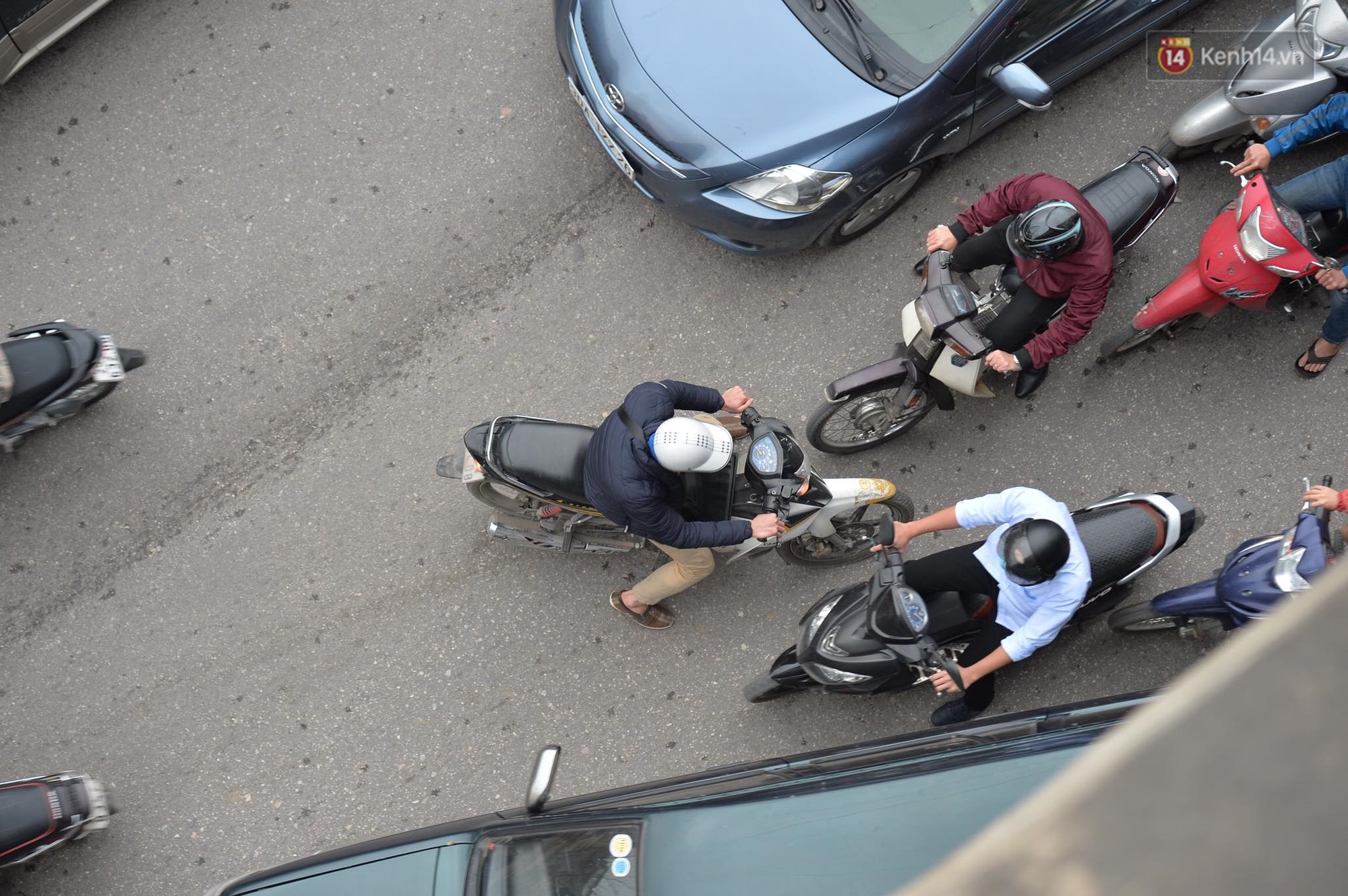 Hà Nội: Ùn tắc kinh hoàng trên đường Vành đai 3, hàng nghìn phương tiện chôn chân từ sáng sớm